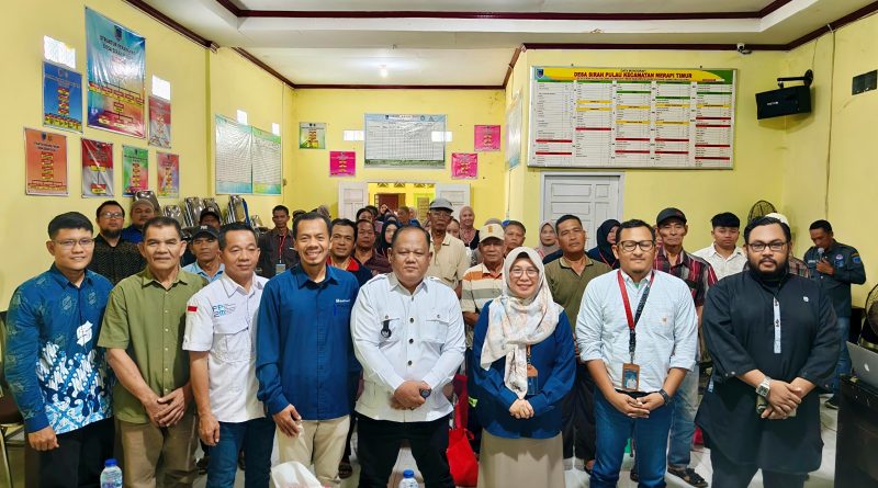 PT Bukit Asam Tbk (PTBA) mengadakan Program Pengembangan dan Pemberdayaan Masyarakat (PPM), PTBA menggelar pelatihan budidaya ayam petelur skala rumahan dan komunal di Desa Sirah Pulau, Kecamatan Merapi Timur, Kabupaten Lahat. (Foto: Humas PTBA)