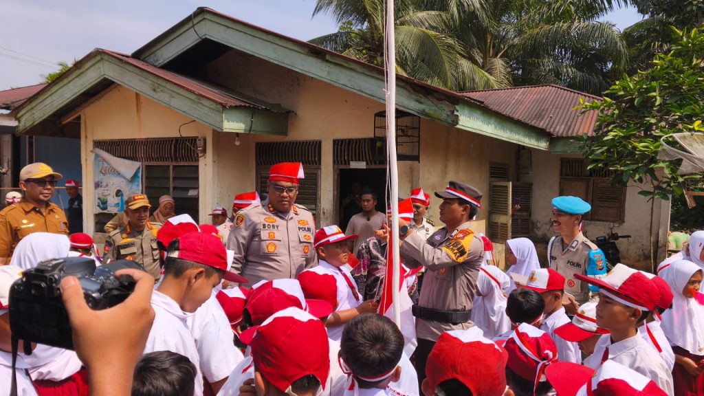 Jajaran Polda Riau menggelar Ekspedisi Merah Putih Presisi di Desa Tanjung Belit Selatan, Kecamatan Kampar Kiri Hulu, Kabupaten Kampar, Senin (10/8/2026). (Foto: Humas Polres Kampar)