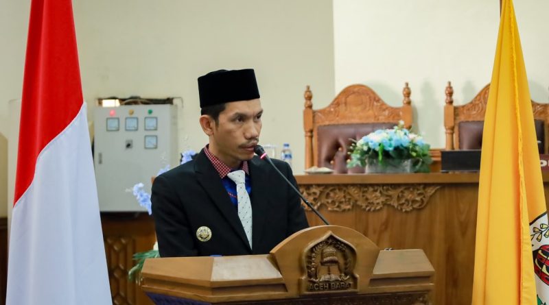 Bupati Aceh Barat Tarmizi menghadiri Rapat Paripurna ke-V Masa Sidang II di ruang sidang utama DPRK Aceh Barat, Selasa (11/8/2026). (Foto: IST/M. Akbar)