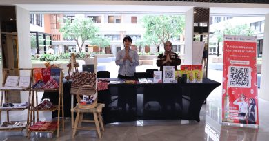 Dalam rangka menyemarakkan Hari Ulang Tahun (HUT) ke-81 Kemerdekaan Republik Indonesia, Rumah BUMN Muara Enim menggelar Pameran Ornamen Adat dan Produk UMKM. (Foto: Humas PTBA)