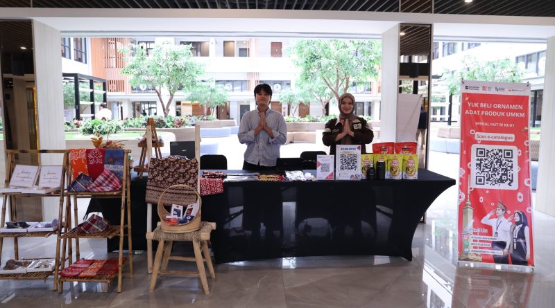 Dalam rangka menyemarakkan Hari Ulang Tahun (HUT) ke-81 Kemerdekaan Republik Indonesia, Rumah BUMN Muara Enim menggelar Pameran Ornamen Adat dan Produk UMKM. (Foto: Humas PTBA)