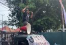 Massa yang tergabung dalam Garda Muda Merah Putih (GMMP) menggelar aksi demonstrasi di depan Kantor Perumda Air Minum Kota Padang, Sumatera Barat, Rabu (12/8/2026). (Foto: IST/Novrianto)
