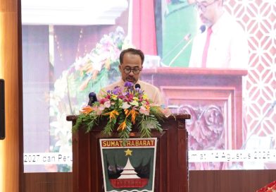 Dewan Perwakilan Rakyat Daerah (DPRD) Provinsi Sumatera Barat (Sumbar) menggelar rapat paripurna secara maraton pada Jumat (14/8/2026). (Foto: IST/Novrianto)