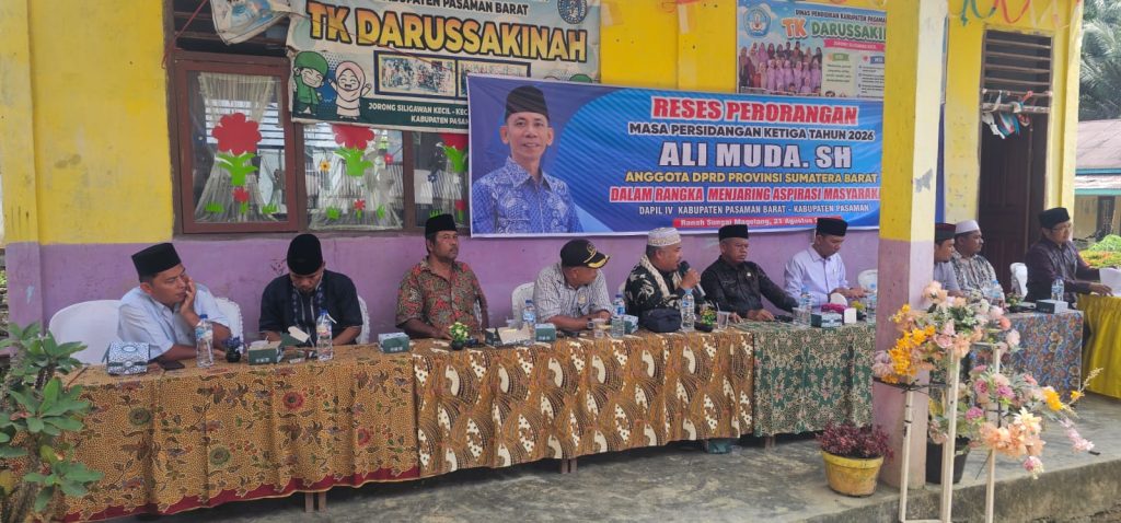 Anggota DPRD Provinsi Sumatera Barat, Ali Muda, S.H., menggelar kegiatan reses untuk menjaring aspirasi masyarakat di Jorong Siligawan Kecil, Nagari Ranah Sungai Magelang, Kecamatan Gunung Tuleh, Kabupaten Pasaman Barat, Jumat (21/8/2026). (Foto: IST/Novrianto)