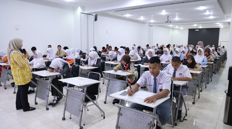 Seleksi program Beasiswa Pendidikan Mahasiswa Sekitar Bukit Asam (BIDIKSIBA). (Foto: Humas PTBA)