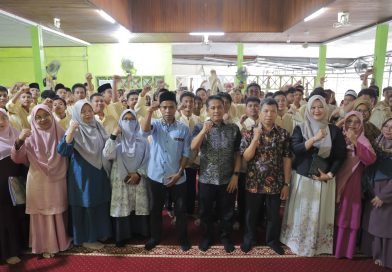 Wakil Ketua DPRD Provinsi Sumatera Barat, Evi Yandri Rajo Budiman, menggelar reses perseorangan di SMAN 12 Nanggalo, Kota Padang, Jumat (21/8/2026). (Foto: IST/Novrianto)