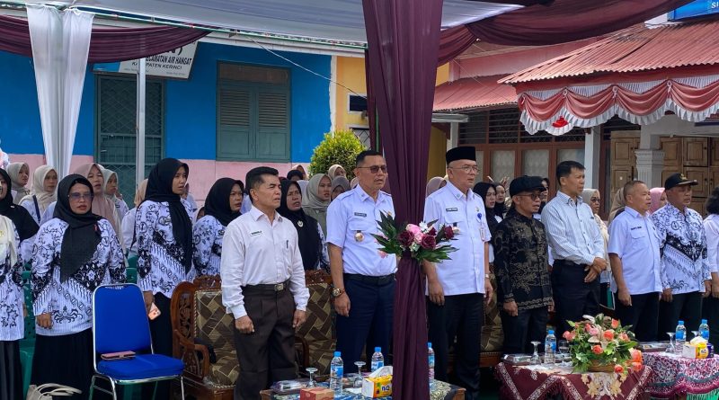 Dinas Perpustakaan dan Kearsipan (Dispursip) Kabupaten Kerinci menggelar Lomba Bertutur tingkat Sekolah Dasar di kantor Dispursip Kabupaten Kerinci, Rabu (26/8/2026). (Foto: IST/Dewi Yulianti)