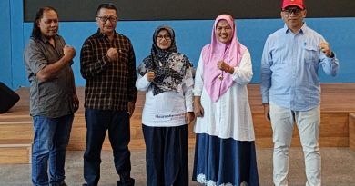 Peserta Uji Kompetensi Wartawan (UKW) MZK News (Kiri-Kanan) Tri Sofyani Effendi, I Gd. Putu Wiguna, Martha Syaflina, Rosbinner Hutagaol, I Nyoman Artha Wirawan, S.Pt. di Griya Solopos, Surakarta, Minggu (30/8/2026). (Foto: MZK News/Martha Syaflina)