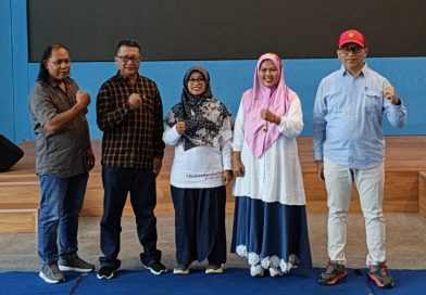 Peserta Uji Kompetensi Wartawan (UKW) MZK News (Kiri-Kanan) Tri Sofyani Effendi, I Gd. Putu Wiguna, Martha Syaflina, Rosbinner Hutagaol, I Nyoman Artha Wirawan, S.Pt. di Griya Solopos, Surakarta, Minggu (30/8/2026). (Foto: MZK News/Martha Syaflina)