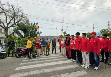 Pemerintah Kecamatan Tebing Tinggi bersama unsur TNI-Polri menggelar penyuluhan pencegahan Kebakaran Hutan dan Lahan (Karhutla) yang dirangkai dengan aksi jalan santai pungut sampah, Senin (31/8/2026). (Foto: Pemkab Selatpanjang)