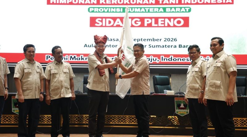 Wakil Ketua DPRD Provinsi Sumatera Barat, Evi Yandri Rajo Budiman, resmi dikukuhkan sebagai Ketua DPD Himpunan Kerukunan Tani Indonesia (HKTI) Sumbar periode 2026–2031. (Foto: IST/Novrianto)