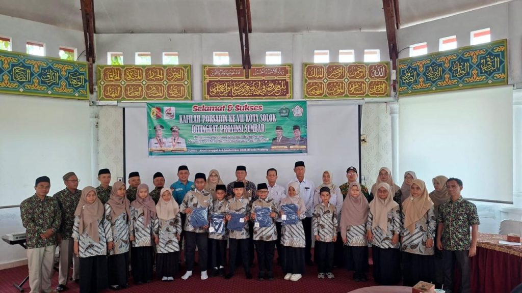 Kantor Kementerian Agama (Kemenag) bersama Pemerintah Kota Solok secara resmi melepas keberangkatan kafilah Pekan Olahraga dan Seni Antar Diniyah (Porsadin) ke-VII tingkat Provinsi Sumatera Barat, Rabu (2/9/2026). (Foto: IST/Fitria Sartika)