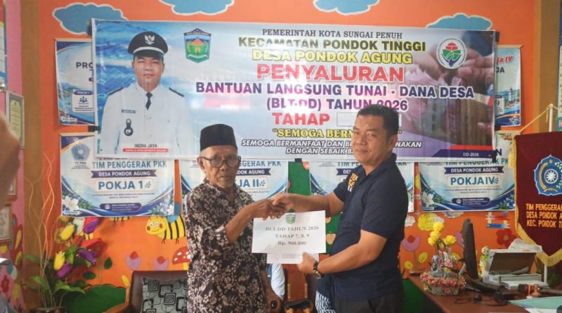 Pemerintah Desa Pondok Agung, Kecamatan Pondok Tinggi, Kota Sungai Penuh, kembali menyalurkan Bantuan Langsung Tunai Dana Desa (BLT DD) Tahun Anggaran 2026. (Foto: IST/Dewi Yulianti)