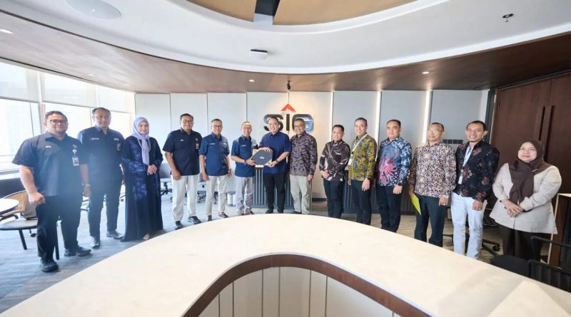 Wakil Ketua DPRD Sumatera Barat (Sumbar), Nanda Satria, terus mendorong peningkatan Pendapatan Asli Daerah (PAD) melalui optimalisasi Pajak Air Permukaan (PAP) serta kontribusi Sumbangan Pihak Ketiga salah satunya PT Semen Indonesia (Persero) Tbk (SIG) selaku induk PT Semen Padang, Rabu (2/9/2026). (Foto: IST/Novrianto)
