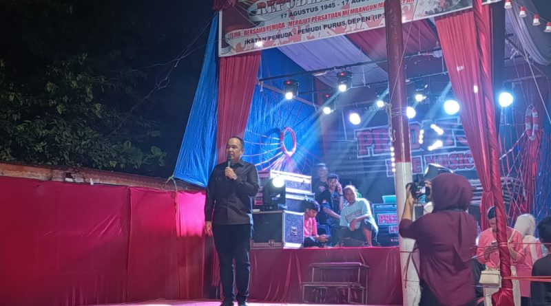 Wakil Ketua DPRD Provinsi Sumatera Barat, Nanda Satria, menghadiri malam puncak peringatan Hari Ulang Tahun (HUT) ke-81 Kemerdekaan Republik Indonesia di RW 07, Kelurahan Purus, Kecamatan Padang Barat, Kota Padang, Minggu (7/9/2026). (Foto: IST/Novrianto)