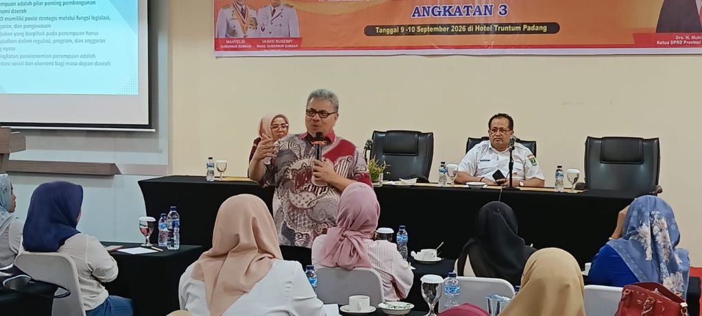 Ketua DPRD Sumatera Barat, Muhidi, dalam kegiatan Peningkatan Ekonomi Perempuan di Padang, Rabu (9/9/2026). (Foto: IST/Novrianto)