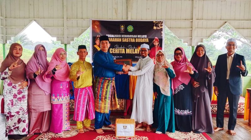 Lembaga Adat Melayu Riau (LAMR) Kabupaten Kepulauan Meranti kembali menggelar kegiatan Sosialisasi Kebudayaan Melayu, Syarahan Sastra Budaya, dan Bedah Buku Cerita Melayu di Pondok Pesantren Darul Fikri Selatpanjang, Rabu (9/9/2026). (Foto: Humas LAMR Kepulauan Meranti)