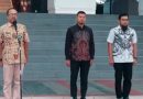 Sekretaris DPRD Provinsi Sumatera Barat, Drs. Maifrizon, M.Si., memimpin langsung Apel Pagi Rutin di halaman depan lobi Kantor DPRD Sumbar, Kamis (17/9/2026). (Foto: IST/Novrianto)