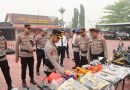 Polres Barito Utara menggelar Apel Gelar Pasukan dan Pemeriksaan Sarana Prasarana (Sarpras) Penanggulangan Karhutla di halaman Mapolres Barito Utara, Jumat (18/9/2026) pagi. (Foto: Humas Polres Barito Utara)