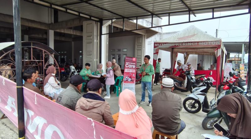 Kepala Cabang Dealer Honda MKM, Regi Idarto, menjelaskan bahwa Honda Care merupakan bagian dari Customer Assistance Road Emergency (CARE). (Foto: Dewi Yulianti)