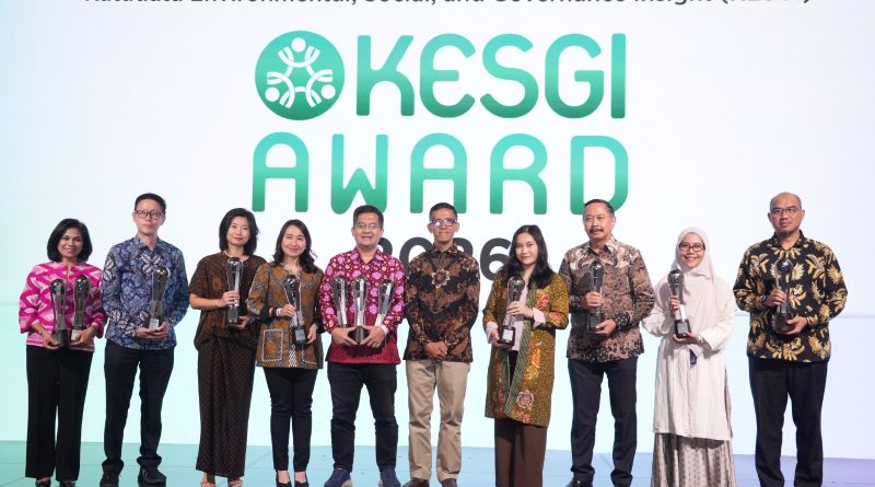 PT Bukit Asam Tbk (PTBA), anggota Holding Industri Pertambangan MIND ID, memborong dua penghargaan bergengsi dalam ajang Katadata ESG Insight (KESGI) Award 2026 di Sequis Tower, Jakarta, Kamis (17/9/2026). (Foto: Humas PTBA)