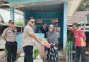 Polsek Sekayu bersama Pengurus Daerah Ikatan Wartawan Online Musi Banyuasin (PD IWO Muba) menggelar bakti sosial di Dusun 1, Desa Lumpatan 2, Kecamatan Sekayu, Musi Banyuasin. (Foto: Heri Susanto)