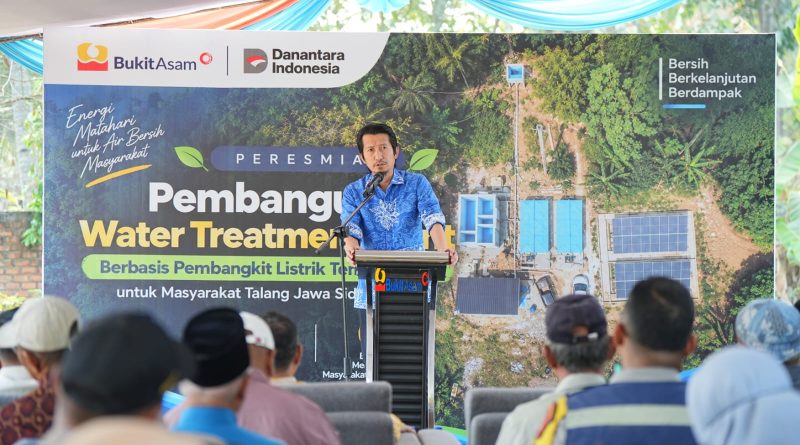 Tanjung Enim Mining Site General Manager PTBA, Satria Wirawan, dalam peresmian instalasi Water Treatment Plant (WTP) berbasis Pembangkit Listrik Tenaga Surya (PLTS) di Tanjung Enim, Selasa (22/9/2026). (Foto: Humas PTBA)