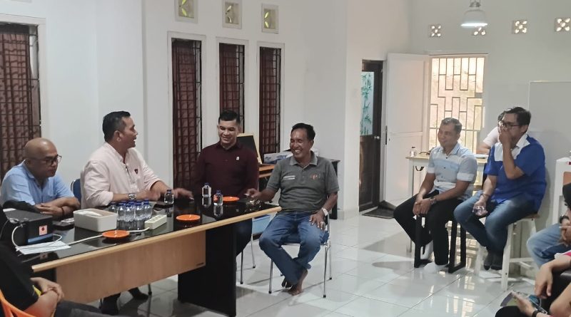 Jajaran Ditintelkam Polda Sumatera Barat yang diwakili Subdit 1 melakukan kunjungan silaturahmi ke Sekretariat Jaringan Media Siber Indonesia (JMSI) Provinsi Sumatera Barat di Jalan Manggopoh, Kota Padang, Selasa (29/9/2026). (Foto: Novrianto)
