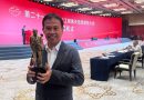 Vice President Director HBAP, Dody Arsadian, saat menerima China Civil Engineering Zhan Tianyou Award ke-21 di Chengdu, Sichuan, Tiongkok, pada 22 September 2026. (Foto: Humas PTBA)