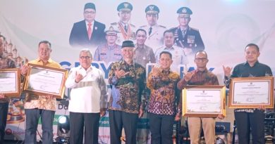 Ketua DPRD Provinsi Sumatera Barat, Muhidi (nomor dua dari kiri), menghadiri kegiatan Gebyar Pajak yang diselenggarakan oleh Badan Pendapatan Daerah (Bapenda) Sumbar, Sabtu (3/10/2026). (Foto: IST/Novrianto)
