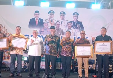 Ketua DPRD Provinsi Sumatera Barat, Muhidi (nomor dua dari kiri), menghadiri kegiatan Gebyar Pajak yang diselenggarakan oleh Badan Pendapatan Daerah (Bapenda) Sumbar, Sabtu (3/10/2026). (Foto: IST/Novrianto)