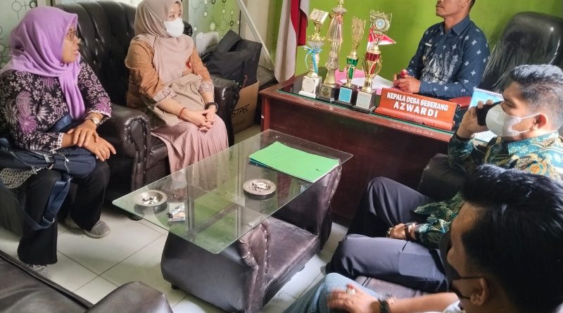 Dinas Pemberdayaan Perempuan, Perlindungan Anak, Pengendalian Penduduk, dan Keluarga Berencana (DPPPA PP & KB) Kota Sungai Penuh melalui UPTD PPA melaksanakan pendampingan eksekusi anak berinisial D di Kecamatan Pesisir Bukit. (Foto: ISt/Dewi Yulianti)