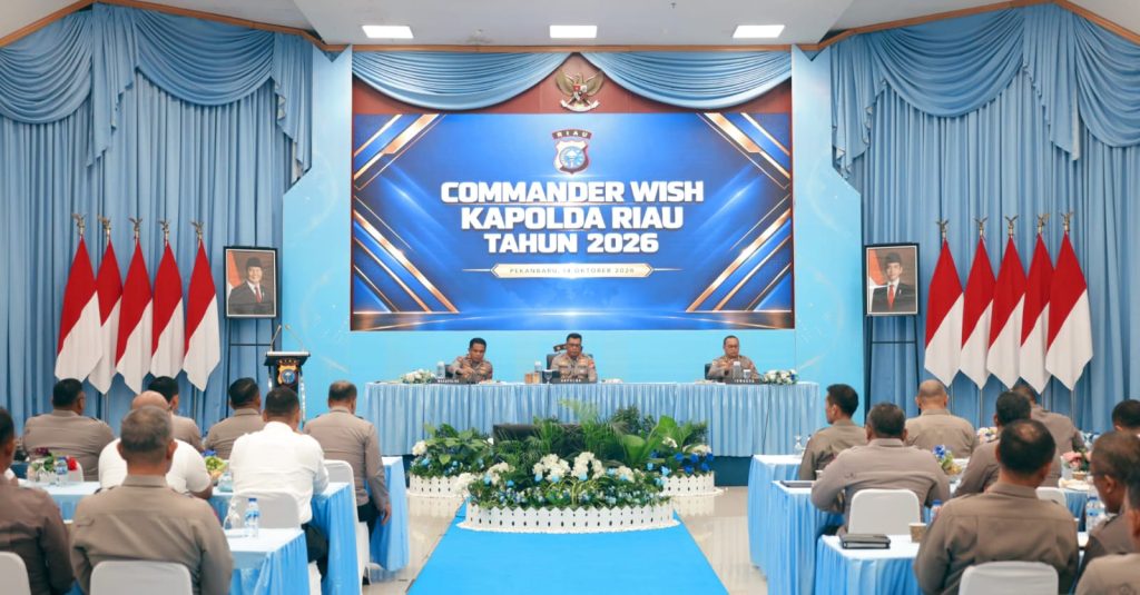 Suasana Commander Wish Kapolda Riau Tahun 2026 di Aula Tri Brata Mapolda Riau, Pekanbaru, Selasa (14/10/2026), yang dipimpin Kapolda Riau Irjen Pol Arman Achdiat. (Foto: Humas Polda Riau)